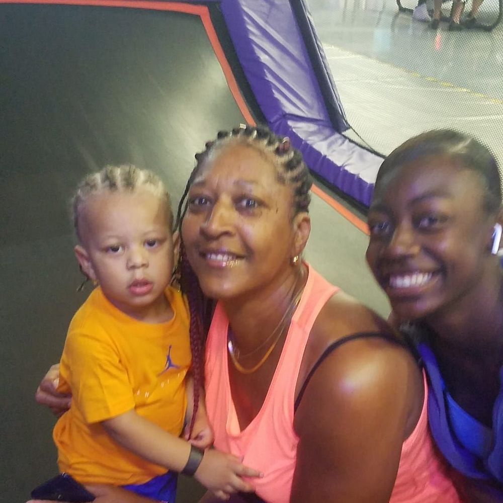 Meet your Posher, April